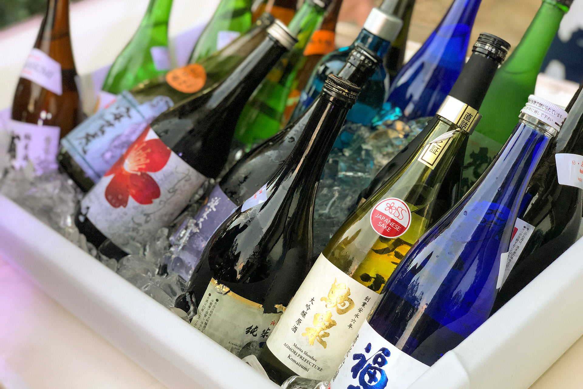 日本酒ブースに揃えられた日本酒の数々